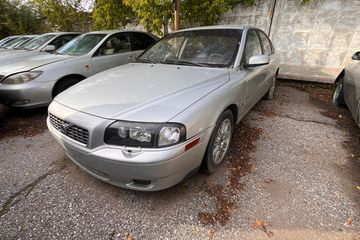 Транспортное средство VOLVO S-80, 2006 года выпуска, государственный регистрационный номер 108PV14, цвет — серебристый металлик, объем двигателя — 2 500 куб. см, идентификационный номер (VIN) — YV1TS494961442500, номер кузова — YV1TS494961442500. Согласно отчету об оценке ТОО «DV Appraisal» № 2026-62-11/60-1 от 03.07.2026 года, рыночная стоимость транспортного средства составляет 3 909 000 (три миллиона девятьсот девять тысяч) тенге.