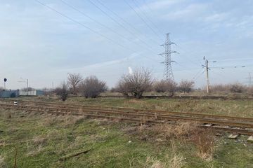 Жалпы ауданы 5,0 га жер учаскесі, жер учаскесіне жеке меншік құқығымен тиесілі. Жер учаскесінің кадастрлық нөмірі – 22:329:040:458. Орналасқан жері: Шымкент қаласы, Еңбекші ауданы, Жұлдыз тұрғын алабы, 2336 жер учаскесі.