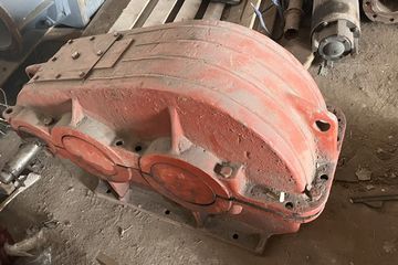 Редуктор коническо-цилиндрический двухступенчатый КЦ2-500-71-41, предназначенный для использования в изделиях подъемно-транспортного оборудования с целью увеличения крутящего момента и уменьшения частоты вращения машин и механизмов. Год приобретения — 2022. Согласно отчету об оценке независимой оценочной компании ТОО «A8-Consulting Company» № А8-2025-4-14-6 от 21.07.2026 года, рыночная стоимость данного имущества составляет 1 980 000 (один миллион девятьсот восемьдесят тысяч) тенге 00 тиын.