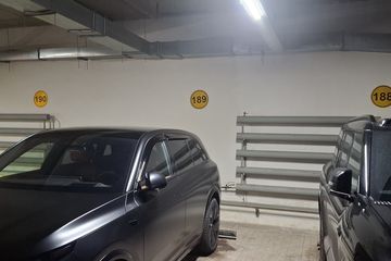 Парковочное место общей площадью 20,8 кв. м. Кадастровый номер объекта: 21:320:128:1129:1:п.м.189. Местонахождение объекта: Республика Казахстан, г. Астана, район Есиль, проспект Мангилик Ел, дом 24, парковочное место № 189. Согласно отчету об оценке ТОО «A8 Consulting Company» № А8-2025-4-346-1 от 26.02.2026 года, рыночная стоимость указанного объекта недвижимости составляет 1 795 000