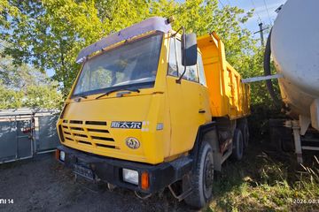Грузовой автомобиль марки CQ 3323 BM294. Год выпуска: 2005. Цвет: YELLOW.Грнз 652 ВN01, согласно отчета НОК, подготовленного ТОО "DV Appraisal" №2026-63-11/140 от 20.08.2026 года, рыночная стоимость составляет 3 143 000 тенге
