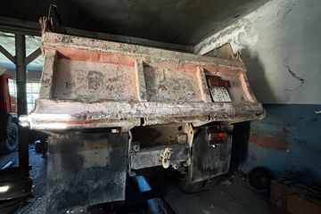 Камаз 55111, 1990 года выпуска, гос номер P598BY, согласно отчета НОК, подготовленного ТОО "DV Appraisal" №2026-63-11/208 от 11.10.2026 года, рыночная стоимость имущества составляет 2 956 000 тенге