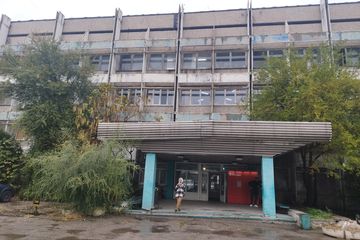 Тұрғын емес ғимарат, жалпы ауданы 7 414,4 ш.м., кадастрлық нөмірі 20:314:016:183:23/лА, іргелес жер учаскесінің 0,8374 га үлесімен, жер учаскесінің кадастрлық нөмірі 20:314:016:183, орналасқан жері: Алматы қаласы, Алмалы ауданы, Мұратбаев көшесі, 23-үй.