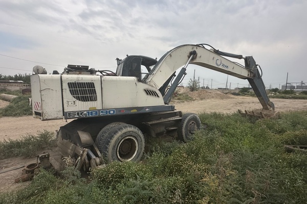 Экскаватор колесный ЕК 18-90, р/н ADD010B