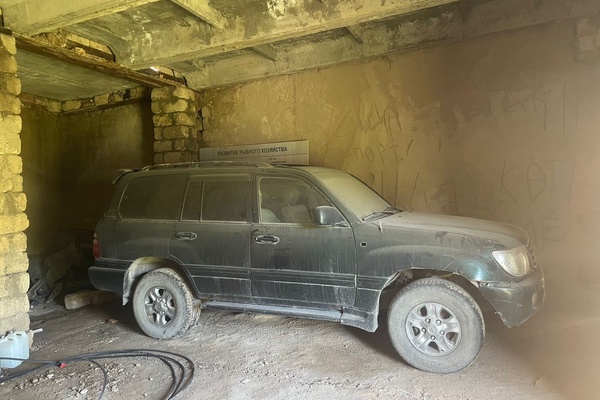 Автомобиль "Toyota Land Gruiser"