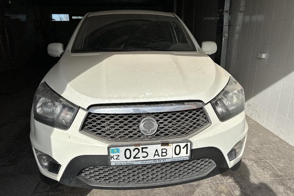 Автомобиль Ssang Yong Action Sports, р/н 025AB01