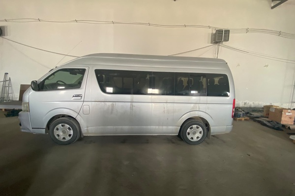 АВТОБУС "TOYOTA HIACE"