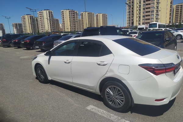 АВТОМОБИЛЬ "TOYOTA COROLLA"