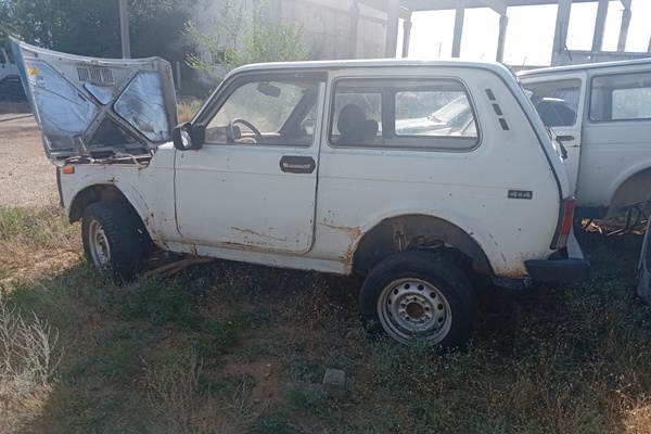 Автомобиль LADA 21214