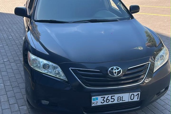 АВТОМОБИЛЬ "TOYOTA CAMRY"