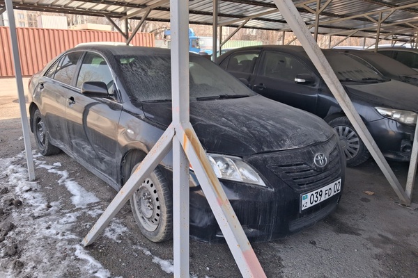 АВТОМОБИЛЬ "TOYOTA CAMRY"