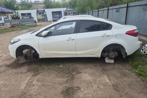 АВТОМОБИЛЬ "Kia Cerato"