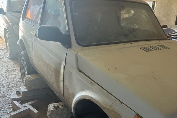 Автомобиль "LADA 21214"