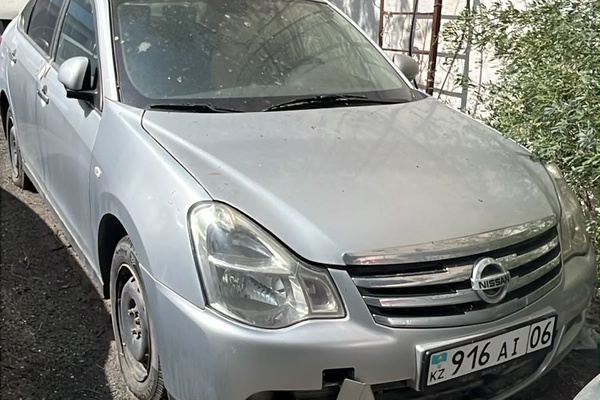 Автомобиль "Nissan Almera"