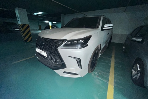 АВТОМОБИЛЬ "LEXUS LX570"