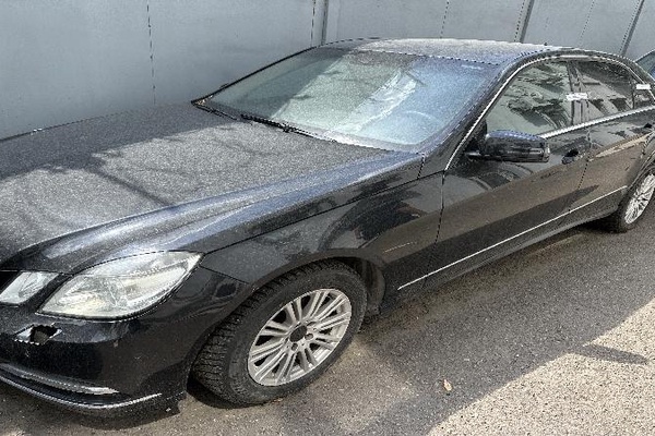 Автомобиль Mercedes-Benz E 300, р/н 313CF01