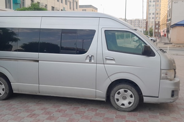 АВТОМОБИЛЬ "TOYOTA HIACE"