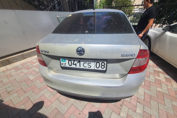 Автомобиль марки SCODA RAPID, р/н 041CS08