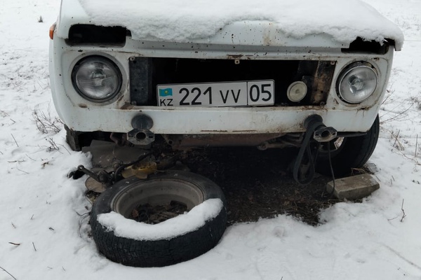 АВТОМОБИЛЬ "LADA 21214", р/н 221VV05
