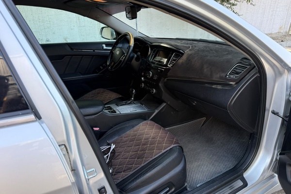 АВТОМОБИЛЬ "KIA CADENZA"