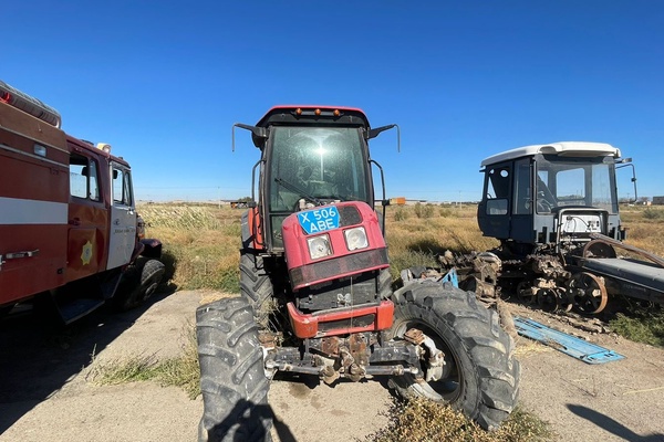 Автомобиль Трактор МТЗ 1523