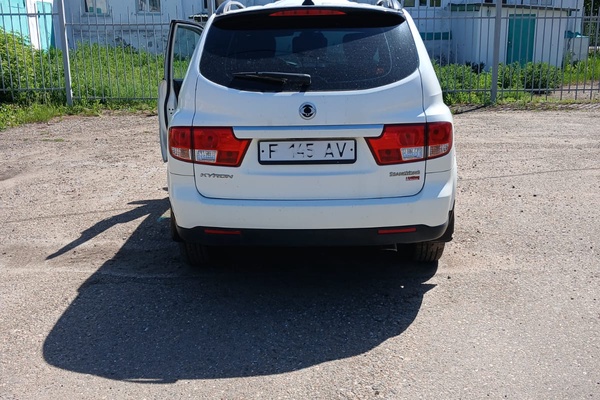 Автомобиль "Ssang Yong Kyron" F145AV