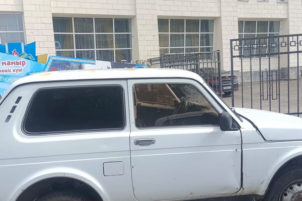Автомобиль Лада 21214