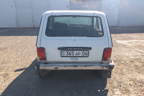 Автомобиль "LADA 21214"