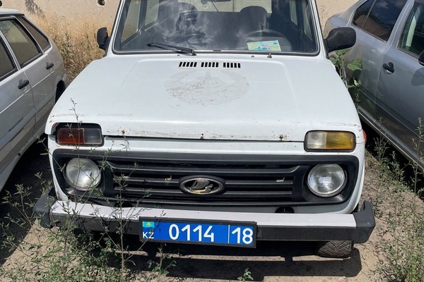 Легковой автомобиль марки LADA 21214, регистрационный номер 011418