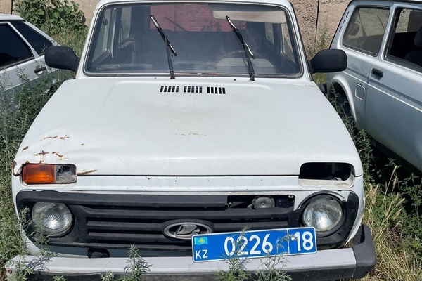 Легковой автомобиль марки LADA 21214, регистрационный номер 022618