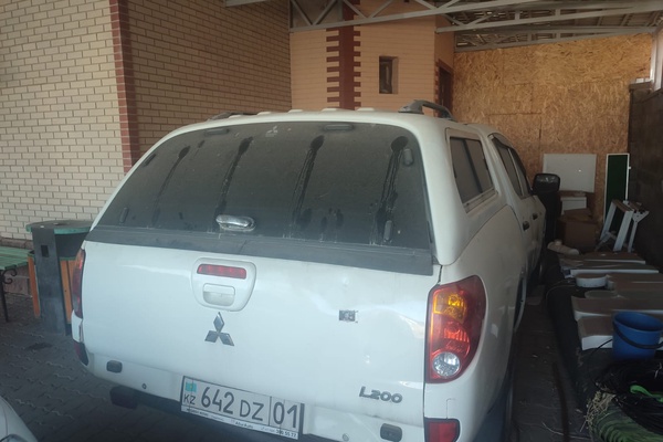 АВТОМОБИЛЬ "MITSUBISHI L200"