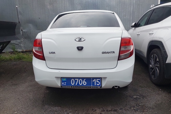 Автомобиль Lada Granta, регистрационный номер 070615