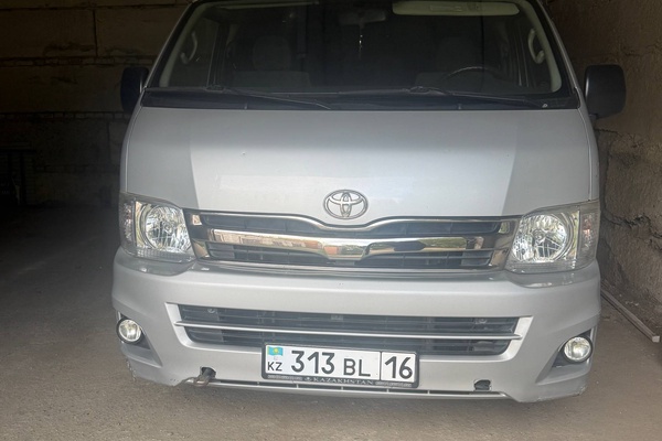 АВТОБУС "TOYOTA HIACE"