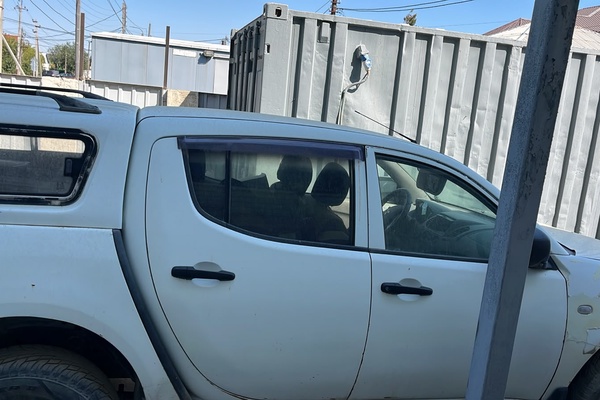 АВТОМОБИЛЬ "MITSUBISHI L200"