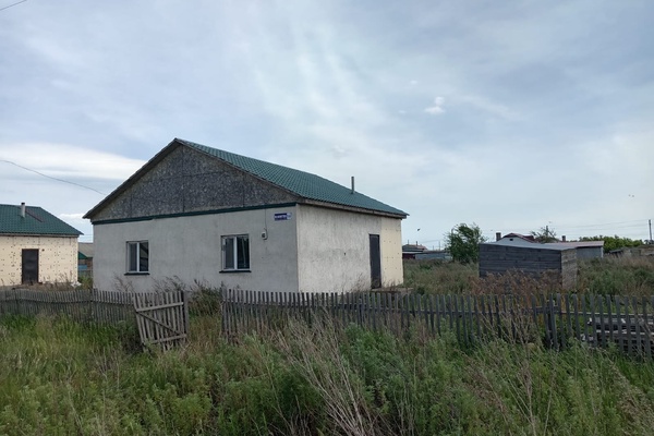 Нежилое помещение по адресу: СКО, Уалихановский р., с.Кишкенеколь, ул. М.Маметова, 14 А