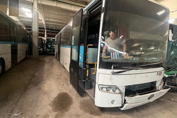 АВТОМОБИЛЬ "MERCEDES-BENZ INTOURO", гос. номер Z 712 DD