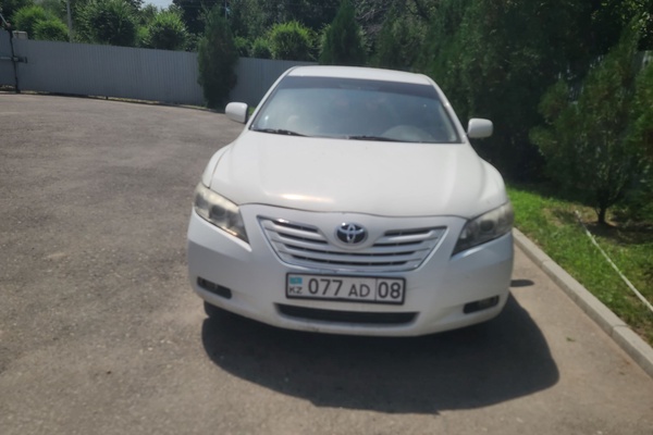Автомобиль марки Toyota Camry 2.0 Gli, р/н 077AD08
