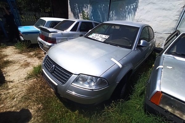 Автомобиль марки "Volkswagen Passat"