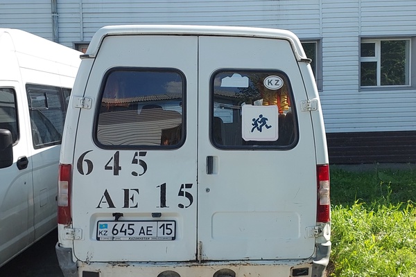 Автомобиль ГАЗ 322131-95, регистрационный номер 645АЕ15