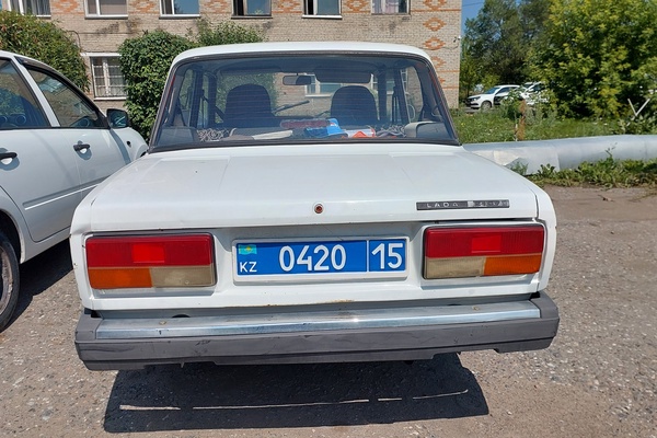 Автомобиль LАDA 21074, регистрационный номер 042015