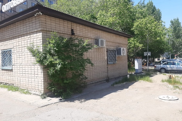Производственное помещение общей площадью 72,8 кв.м с земельным участком площадью 0,014…