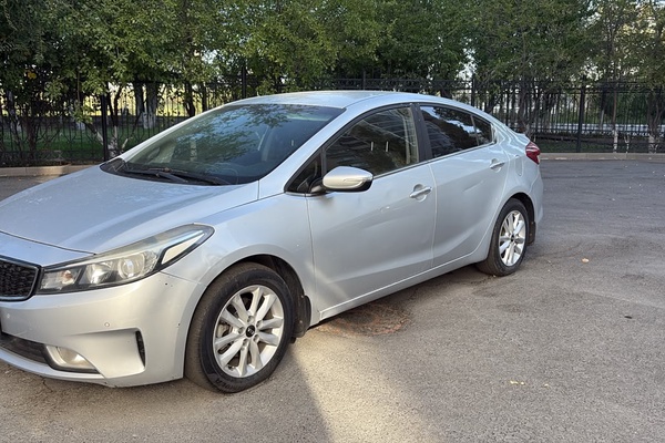 АВТОМОБИЛЬ "KIA CERATO"