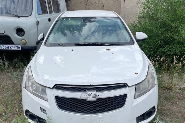 Легковой автомобиль марки Chevrolet Cruze, регистрационный номер 042718