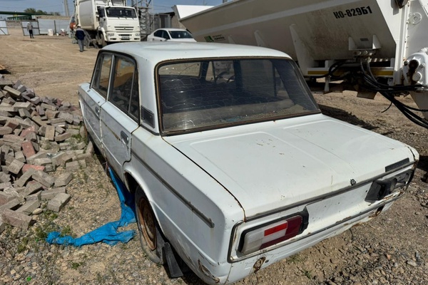 Автомобиль Ваз 21060