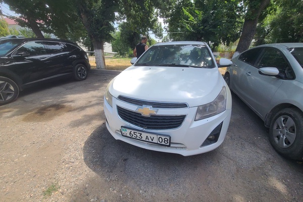 Автомобиль марки CHEVROLET CRUZE, р/н 653AV08