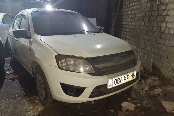 Автомобиль Lada Granta, регистрационный номер 086КР15