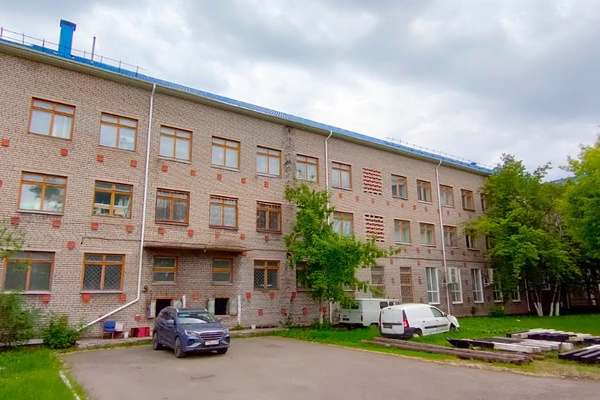 Часть трехэтажного здания Городского узла телекоммуникаций, включающая административный…