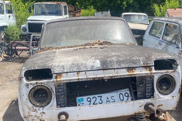 Автомобиль "Ваз 21214 107"
