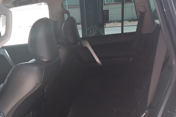АВТОМОБИЛЬ "TOYOTA LAND CRUISER PRADO"