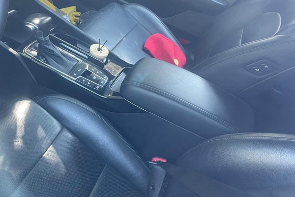 Транcпорт: Автомашина «Kia K7» транзитный номер 302-1504 (VIN) номер KNALD418BGA029395